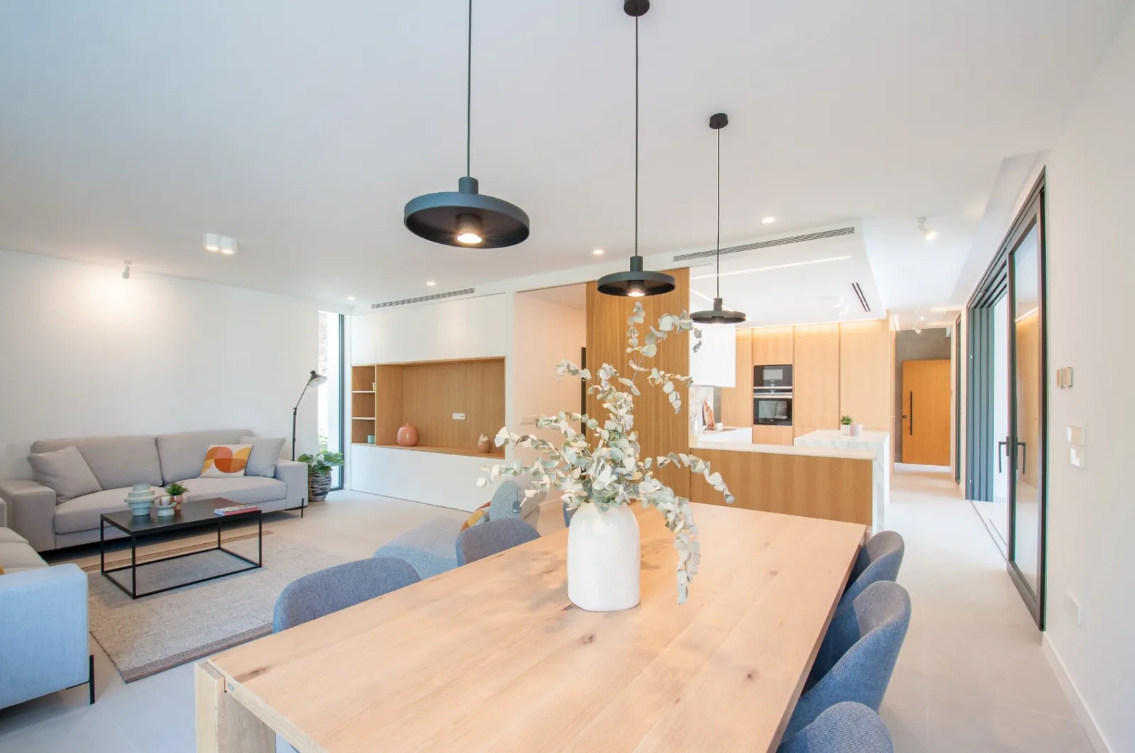 NEW CONSTRUCTION VILLA IN MORAIRA, LOCATED IN THE BENIMEIT AREA