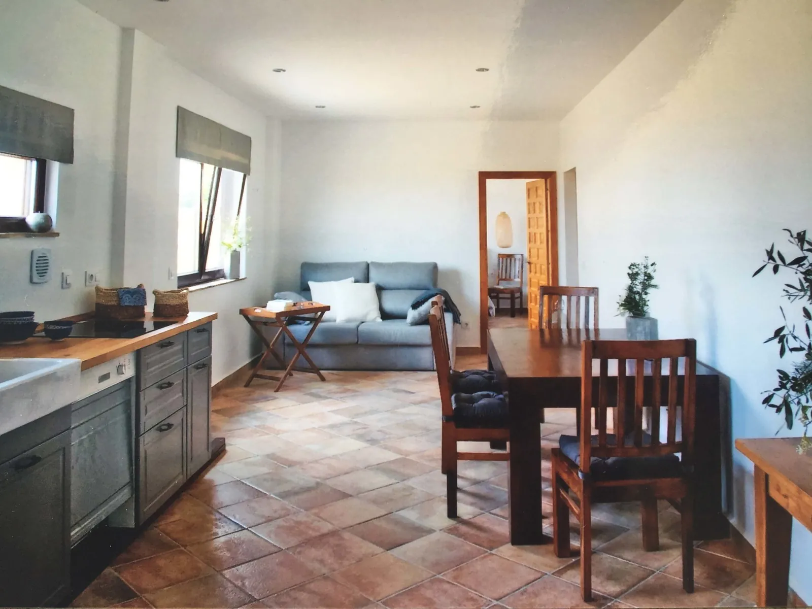 Chalet moderno combinado con estilo rústico en Denia con vistas al mar espectaculares