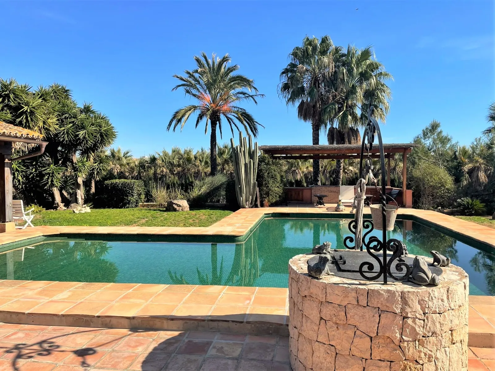 Encantadora casa de campo en estilo español en una parcela tranquila, grande cerca de Denia
