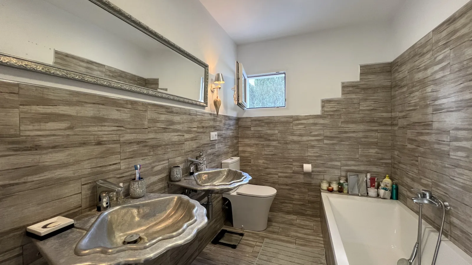 Preciosa villa reformada de 3 dormitorios con piscina privada nueva en una zona residencial privilegiada
