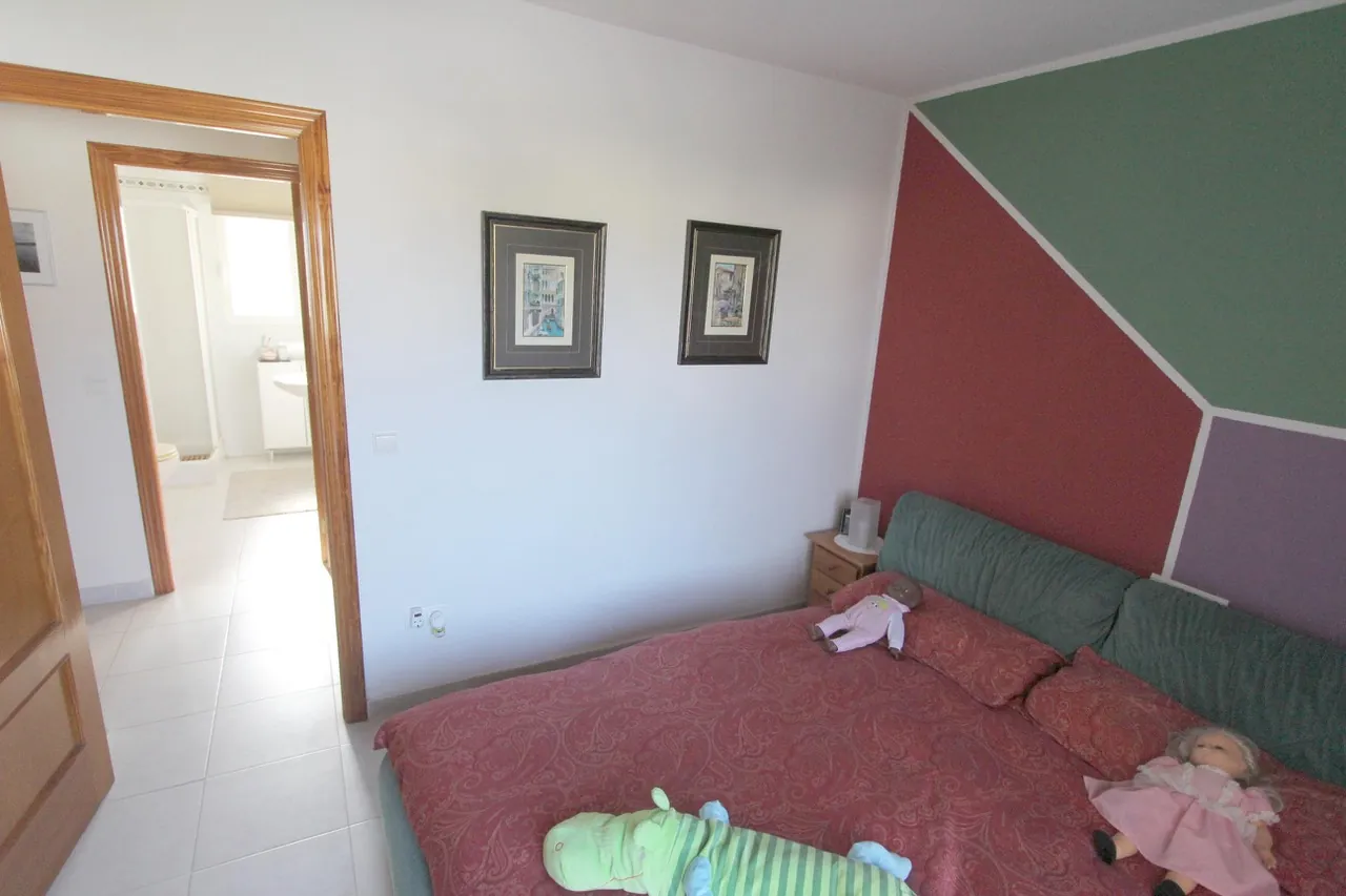 SPACIOUS AND SPACIOUS VILLA IN CALPE