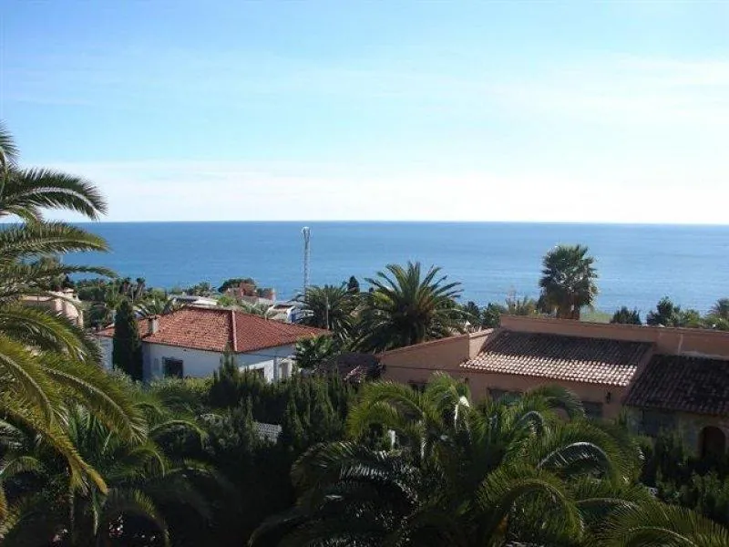 VILLA EN CALPE CON UNAS VISTAS INCREIBLES AL MAR Y PEÑÓN