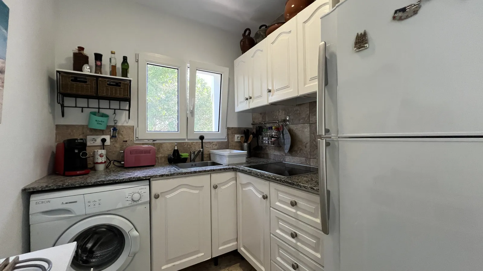 Preciosa villa reformada de 3 dormitorios con piscina privada nueva en una zona residencial privilegiada
