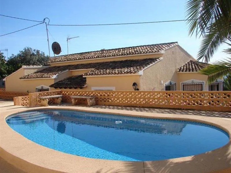 VILLA EN CALPE CON UNAS VISTAS INCREIBLES AL MAR Y PEÑÓN