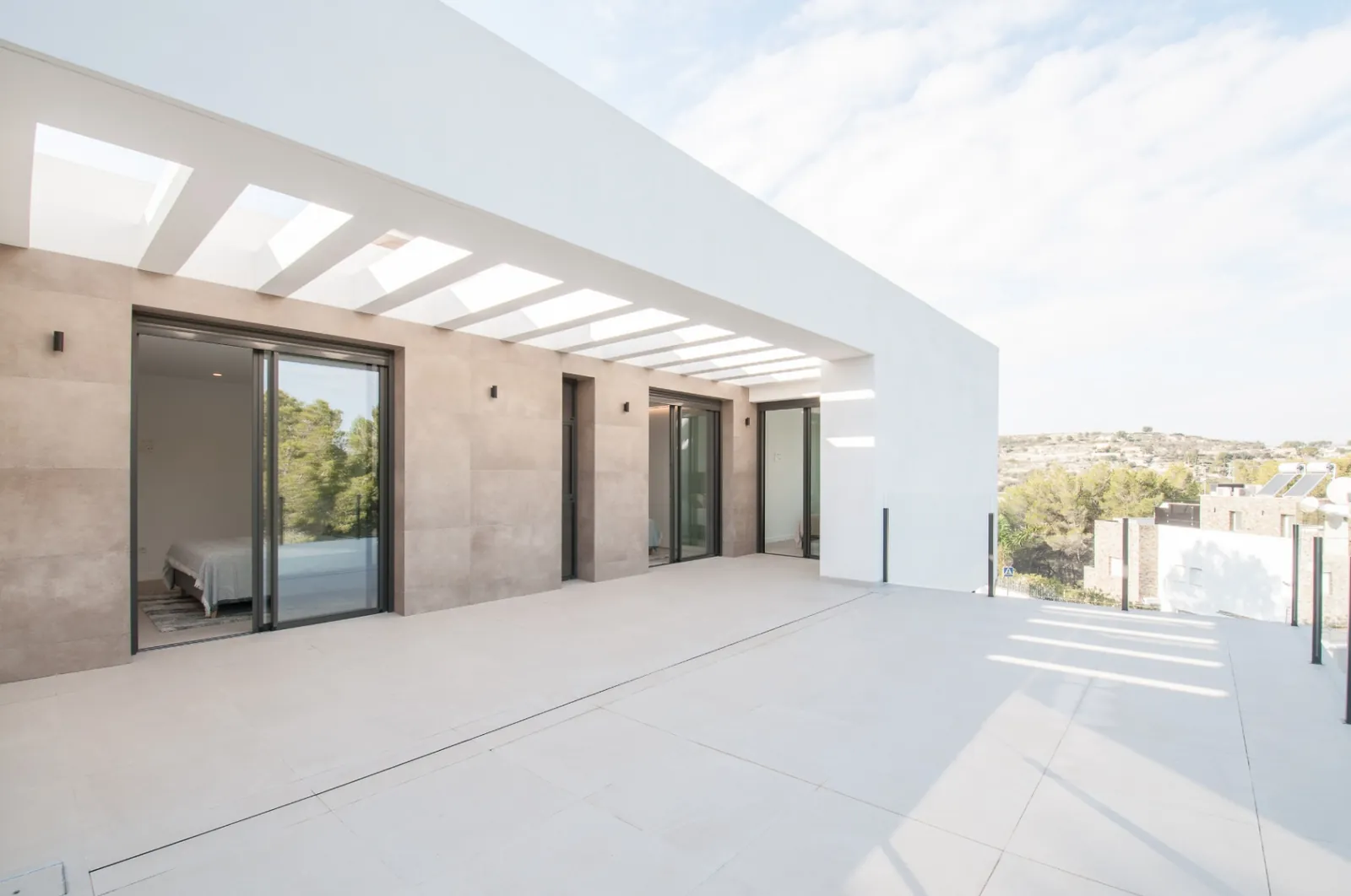 NEW CONSTRUCTION VILLA IN MORAIRA, LOCATED IN THE BENIMEIT AREA