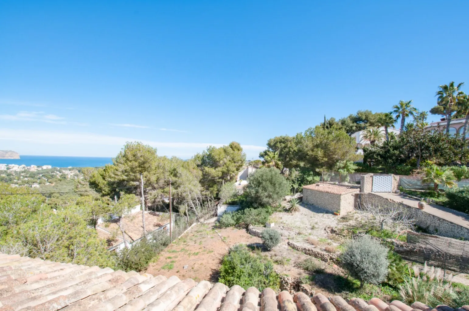 Villa con Vistas al Mar y Privacidad en Jávea – Costa Nova