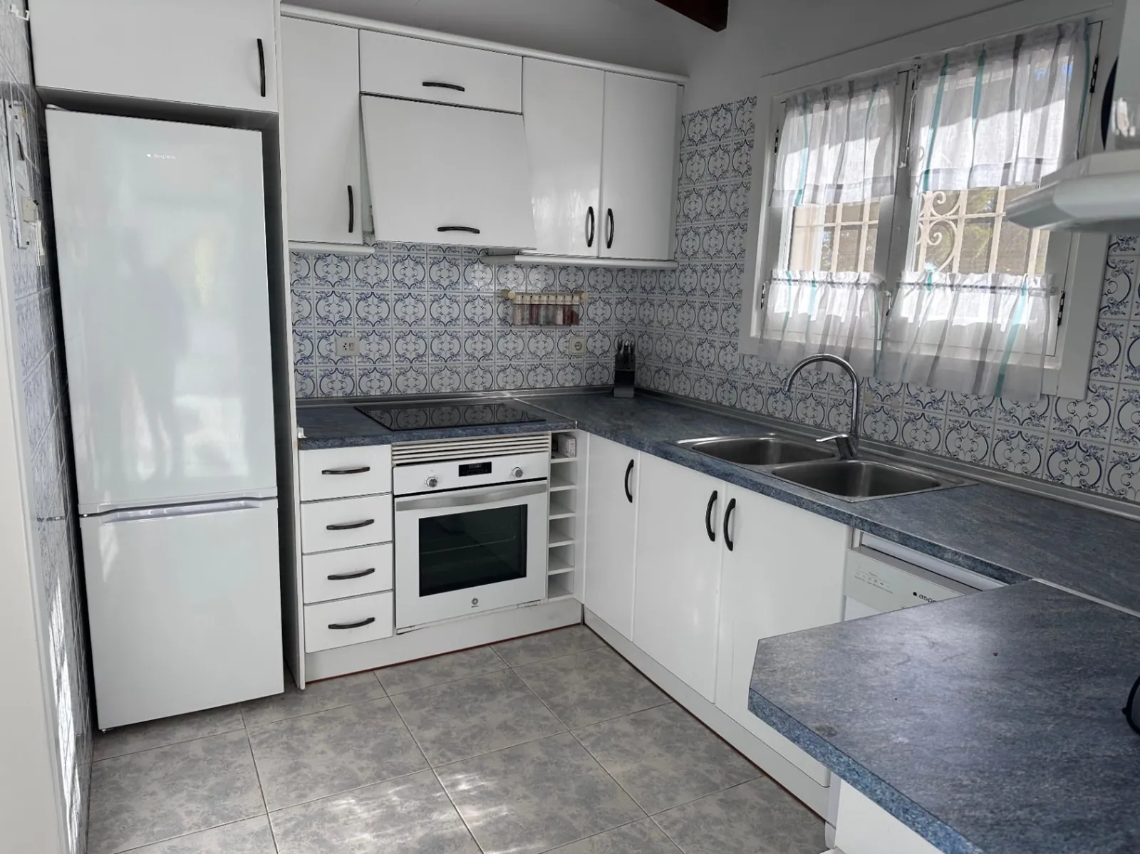 Villa de una sola planta con vistas al mar en venta en Moraira