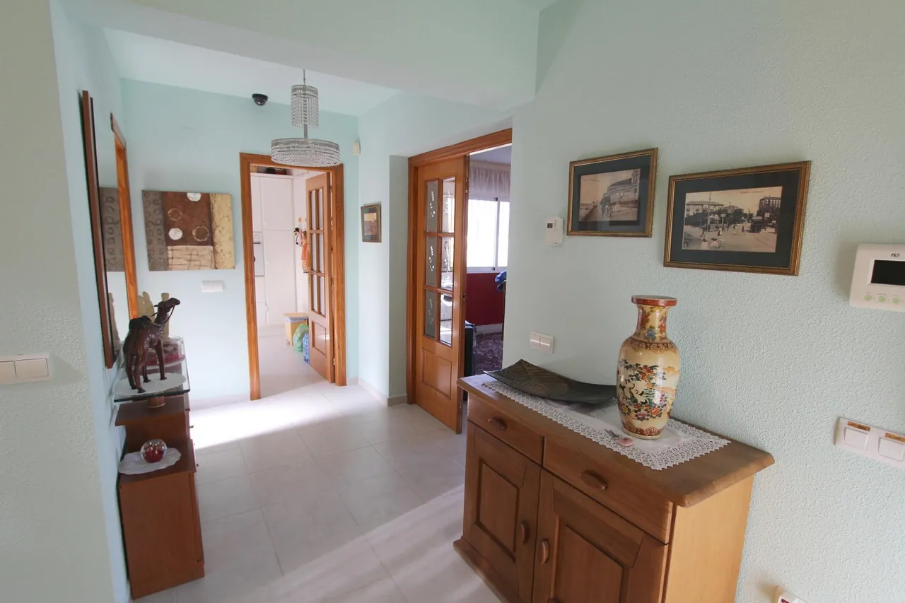 SPACIOUS AND SPACIOUS VILLA IN CALPE