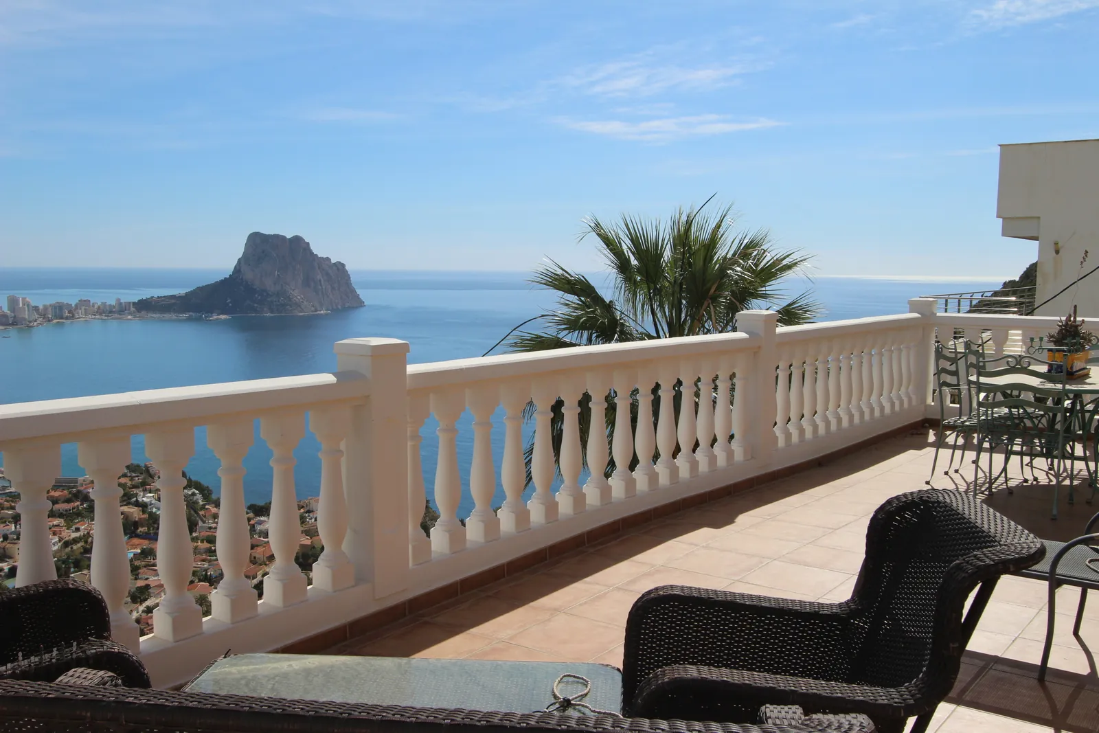 VILLA CON VISTAS IMPRESIONANTES AL MAR