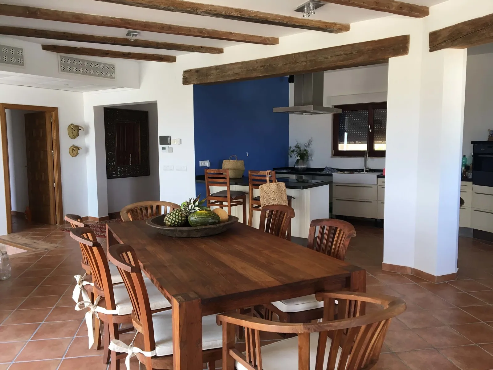 Chalet moderno combinado con estilo rústico en Denia con vistas al mar espectaculares