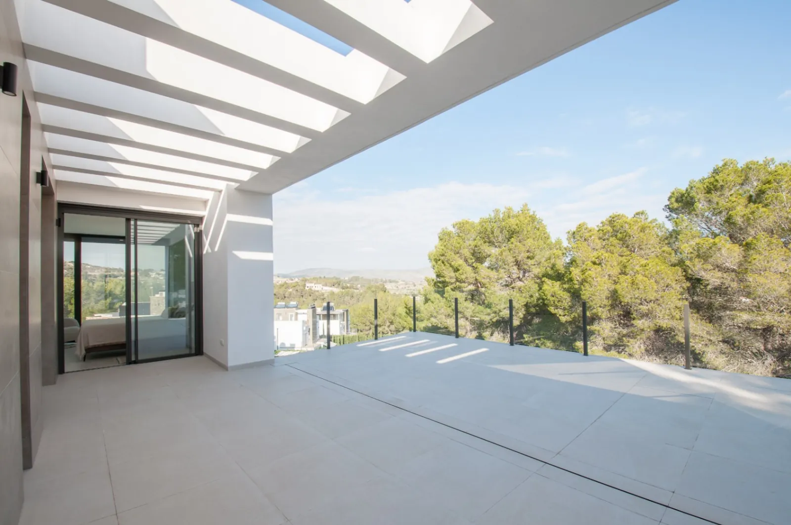 NEW CONSTRUCTION VILLA IN MORAIRA, LOCATED IN THE BENIMEIT AREA