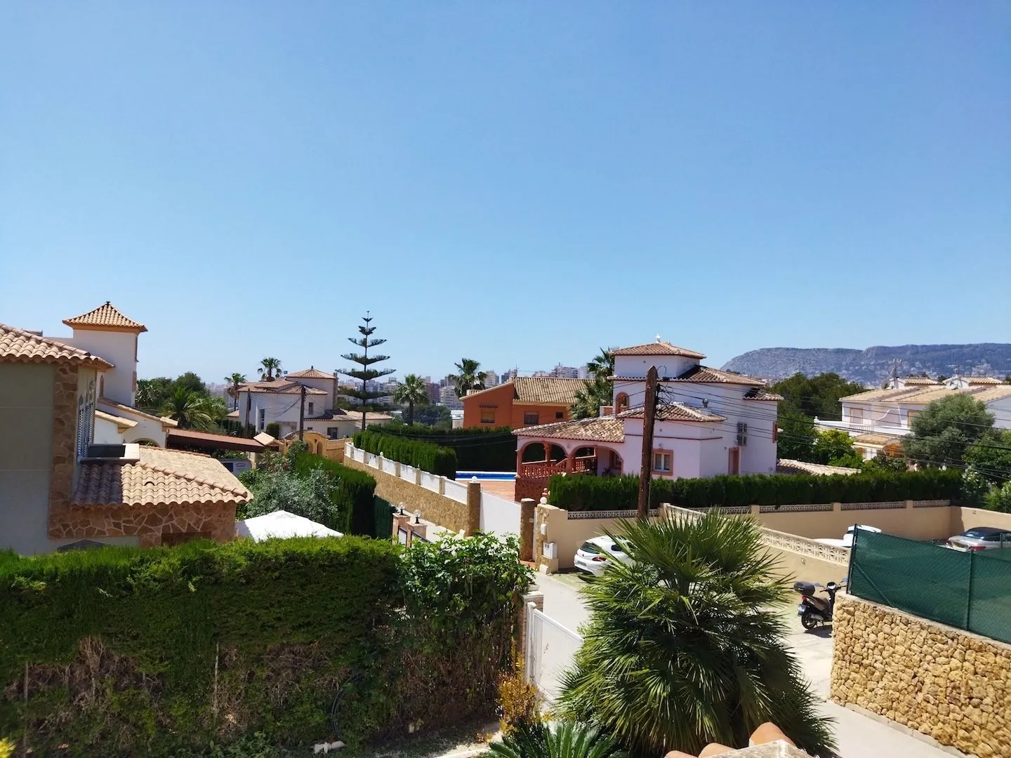 Gran Villa con 3 viviendas independientes y excelente  ubicación