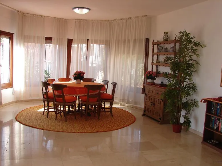 VILLA EN CALPE CON UNAS VISTAS INCREIBLES AL MAR Y PEÑÓN