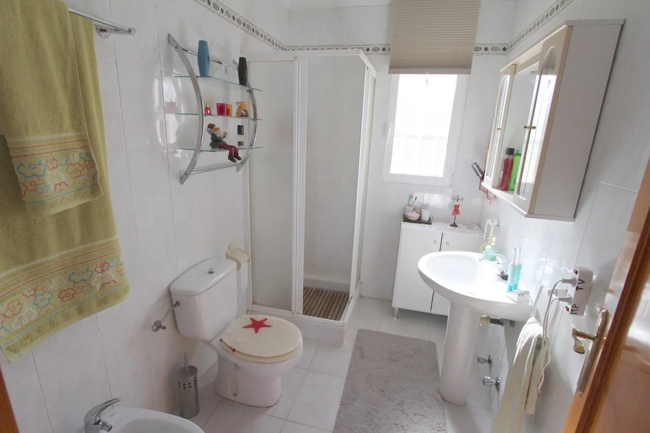 SPACIOUS AND SPACIOUS VILLA IN CALPE