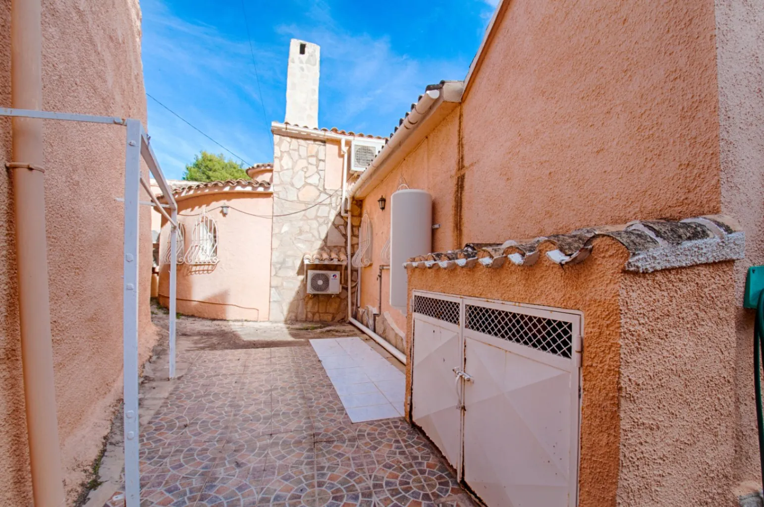 It's probably one of the best sea views in Moraira.