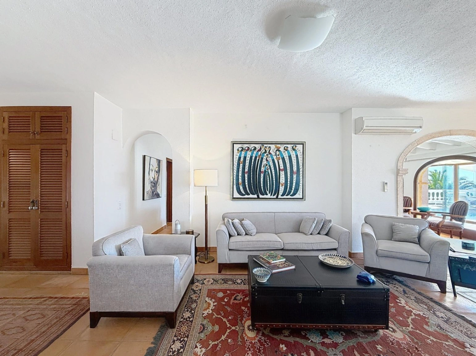 Cumbre del Sol villa on a double plot with panoramic views in Kalmias