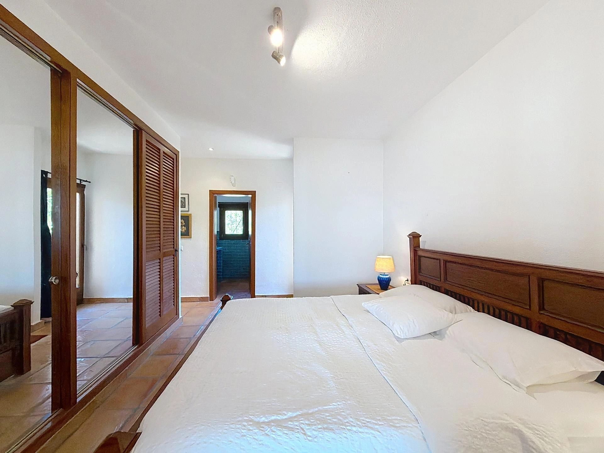 Cumbre del Sol villa on a double plot with panoramic views in Kalmias