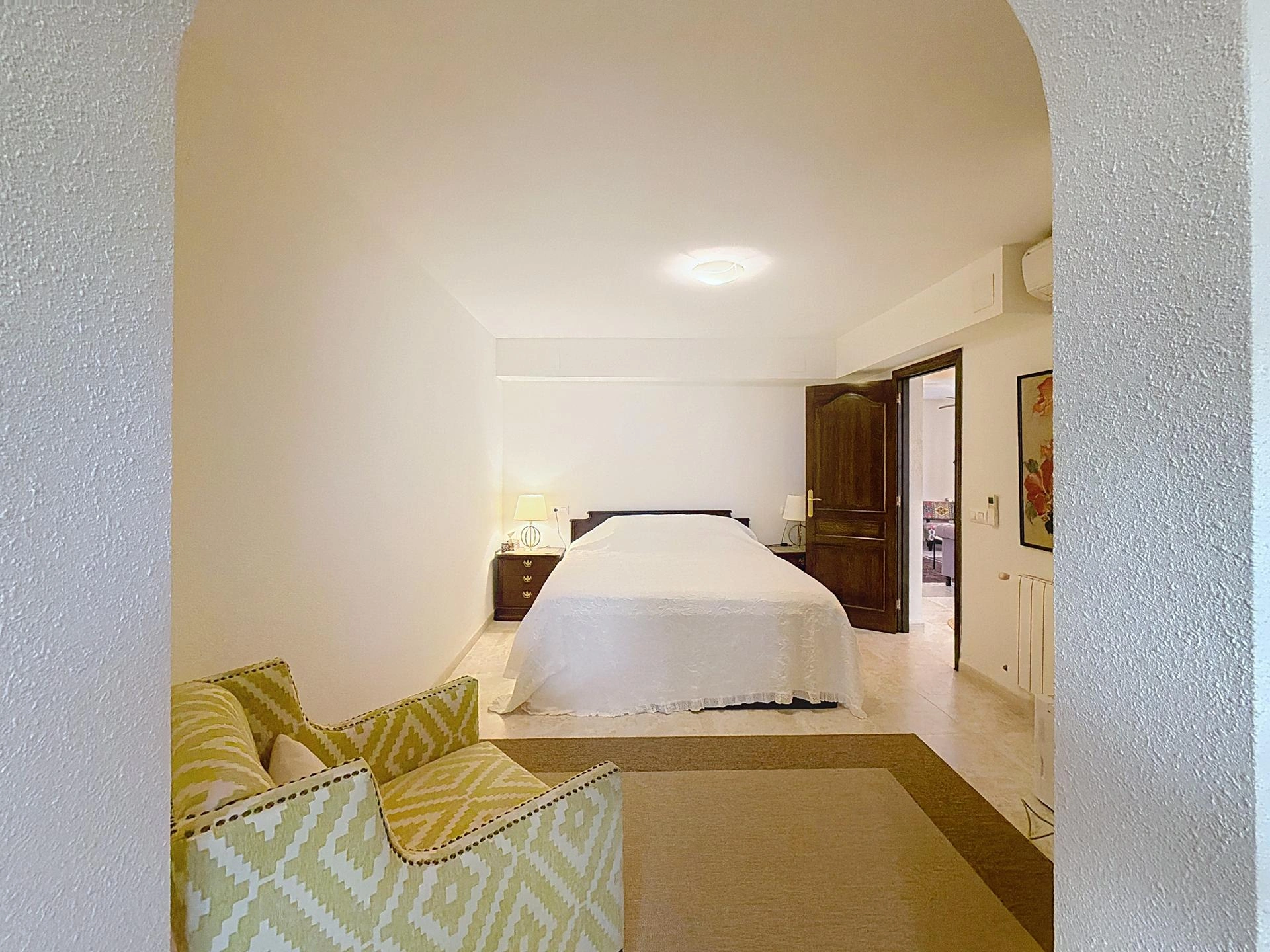 Cumbre del Sol villa on a double plot with panoramic views in Kalmias