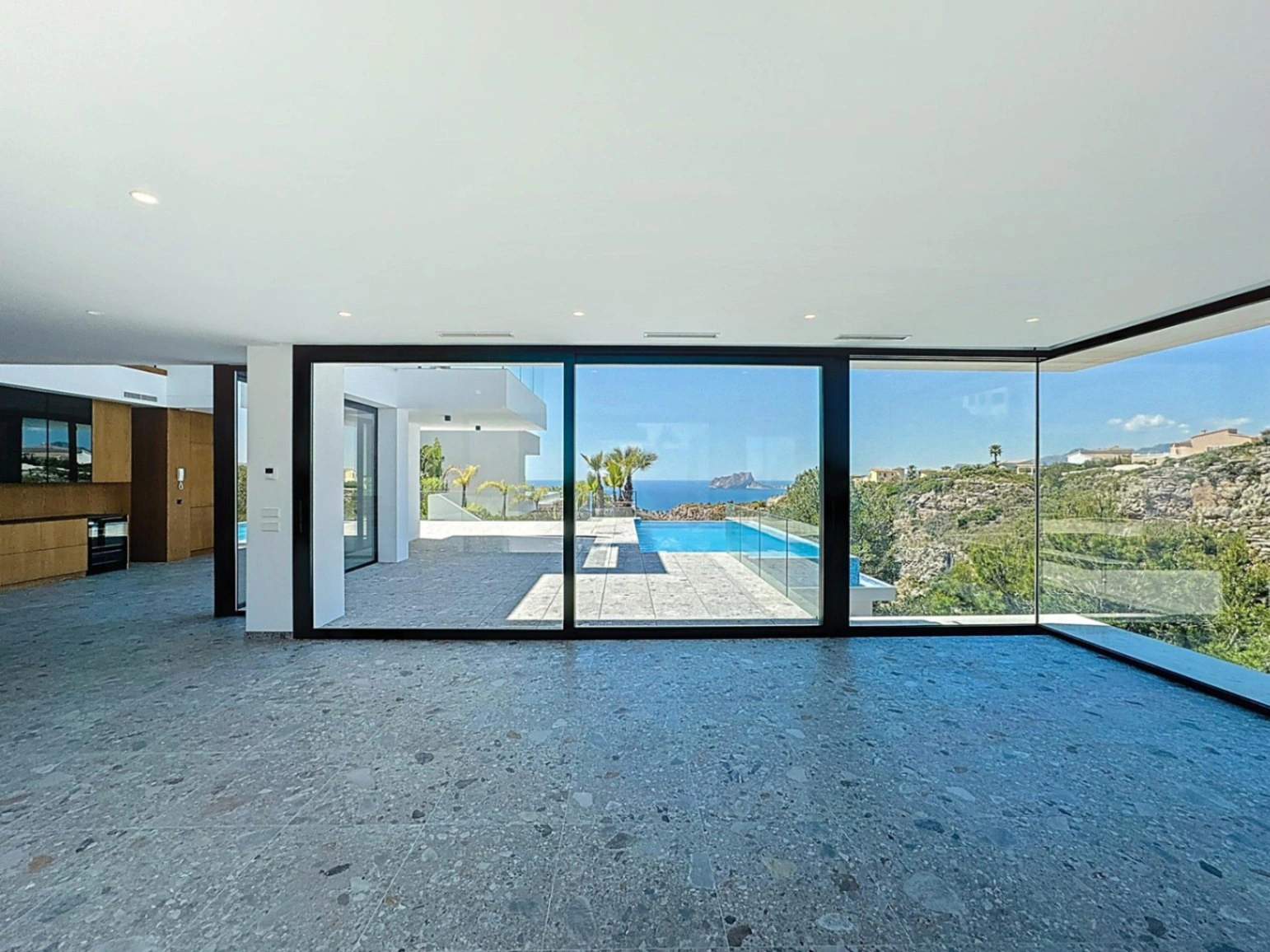 Cumbre del Sol modern villa with new sea views