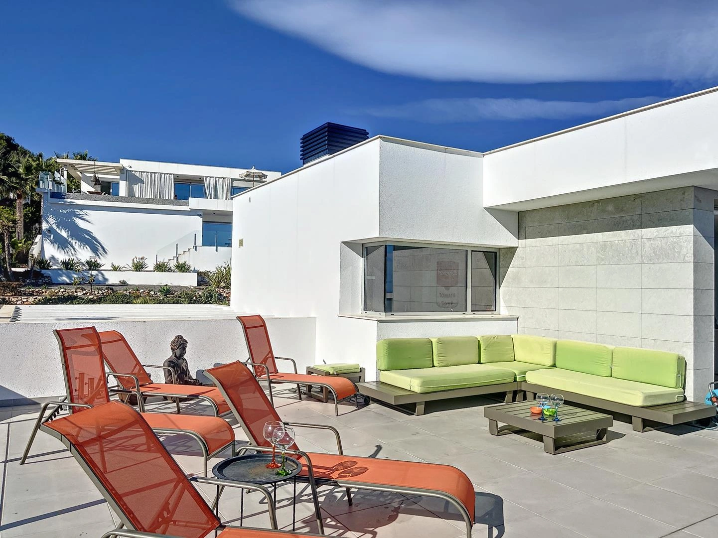Villa moderna con vistas al mar y piscina privada