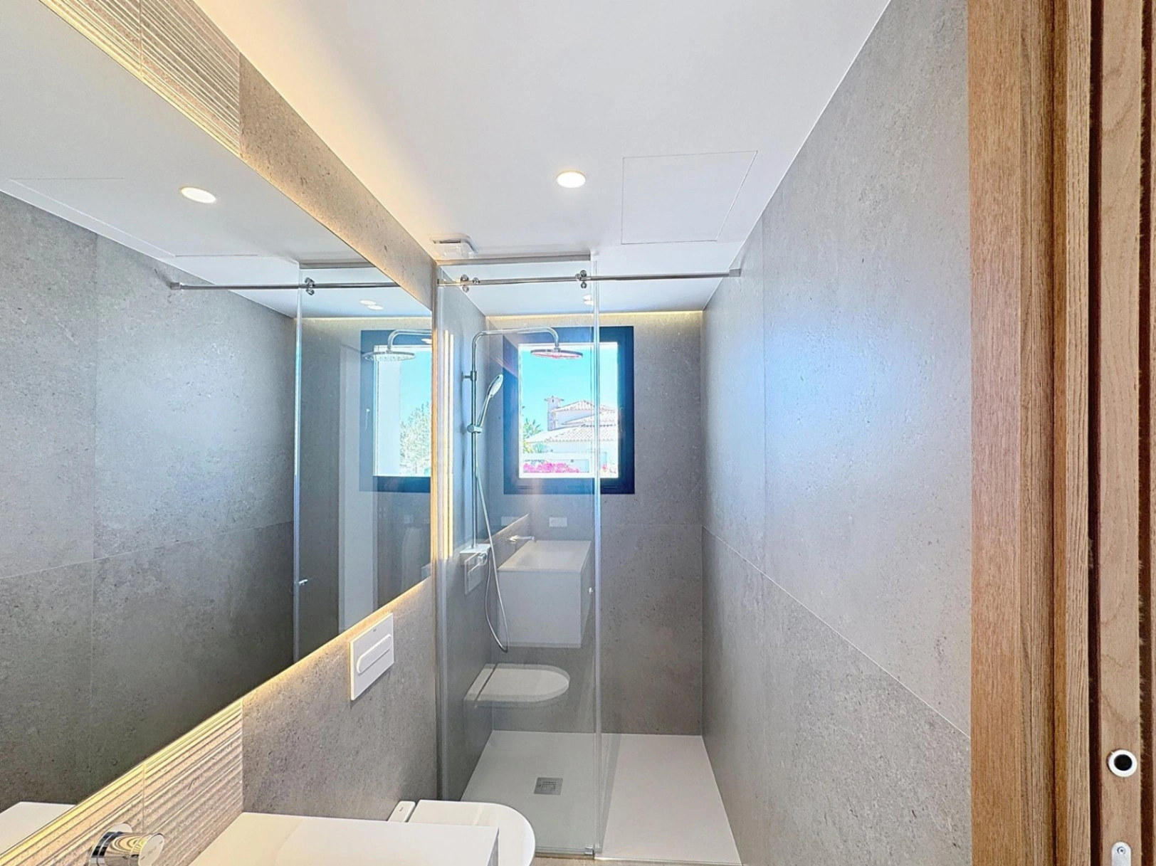 Cumbre del Sol modern villa with new sea views