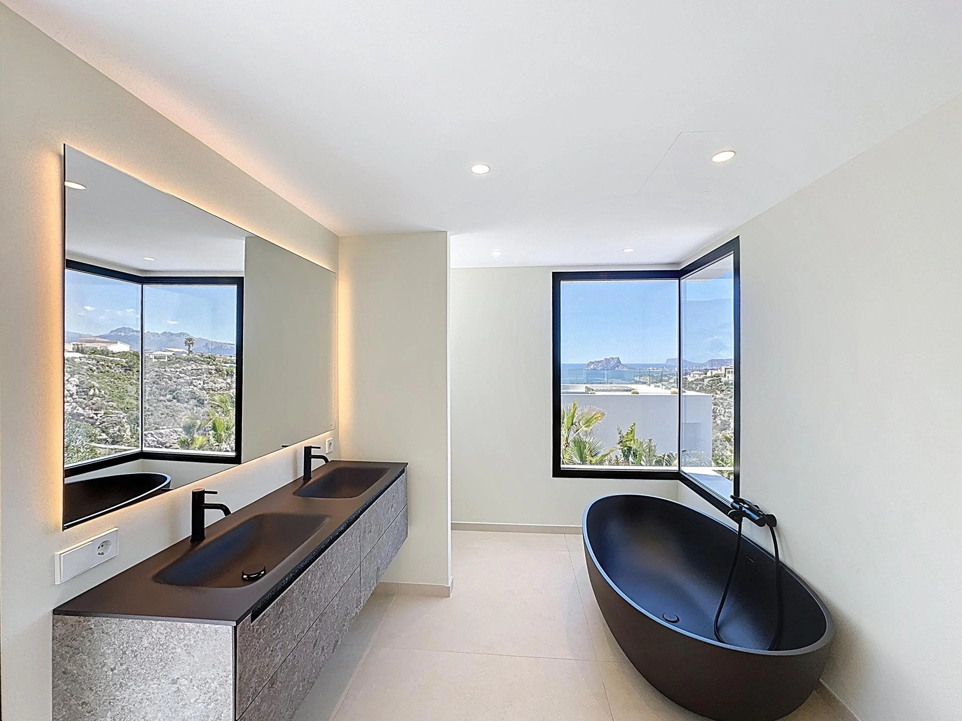 Cumbre del Sol modern villa with new sea views