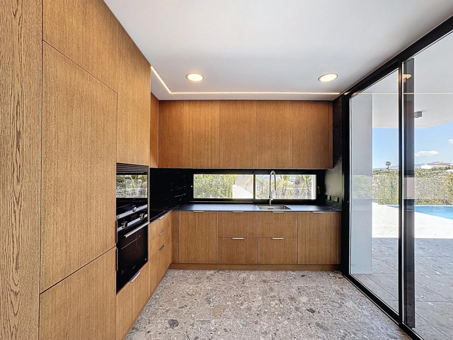 Cumbre del Sol modern villa with new sea views