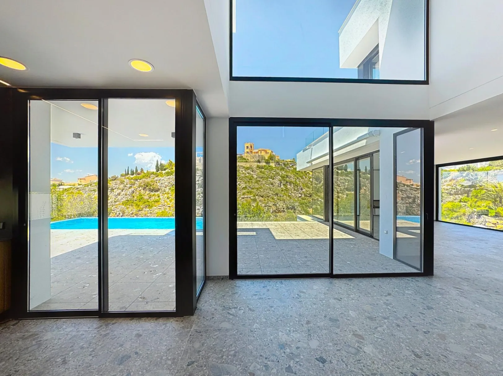 Cumbre del Sol modern villa with new sea views