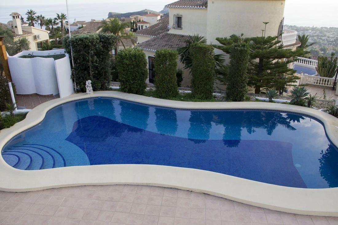 Cumbre del Sol villa renovada con vistas al mar