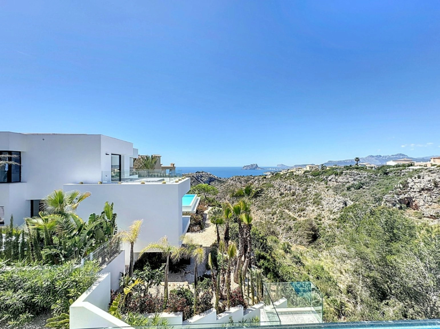 Cumbre del Sol modern villa with new sea views