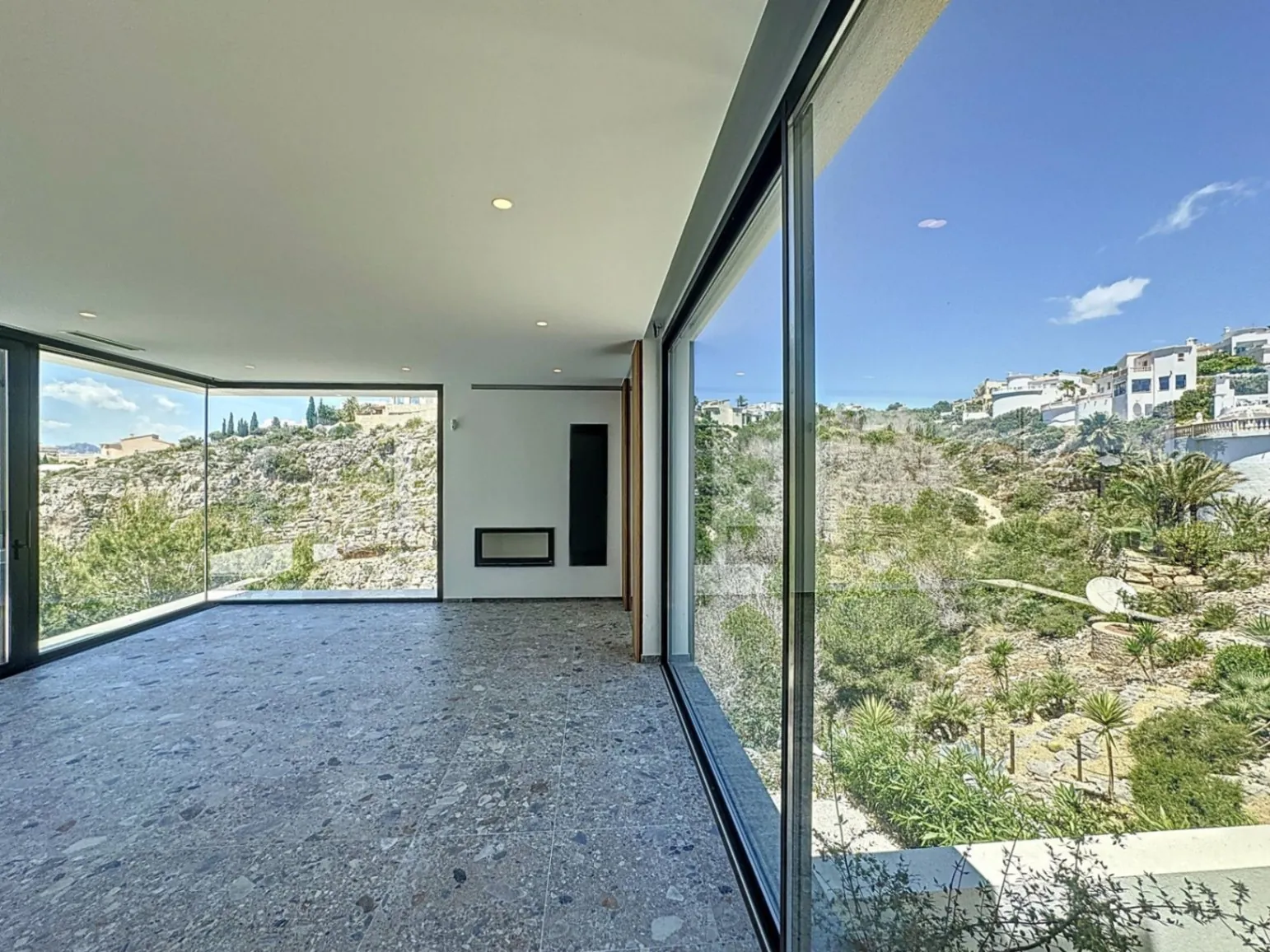 Cumbre del Sol modern villa with new sea views
