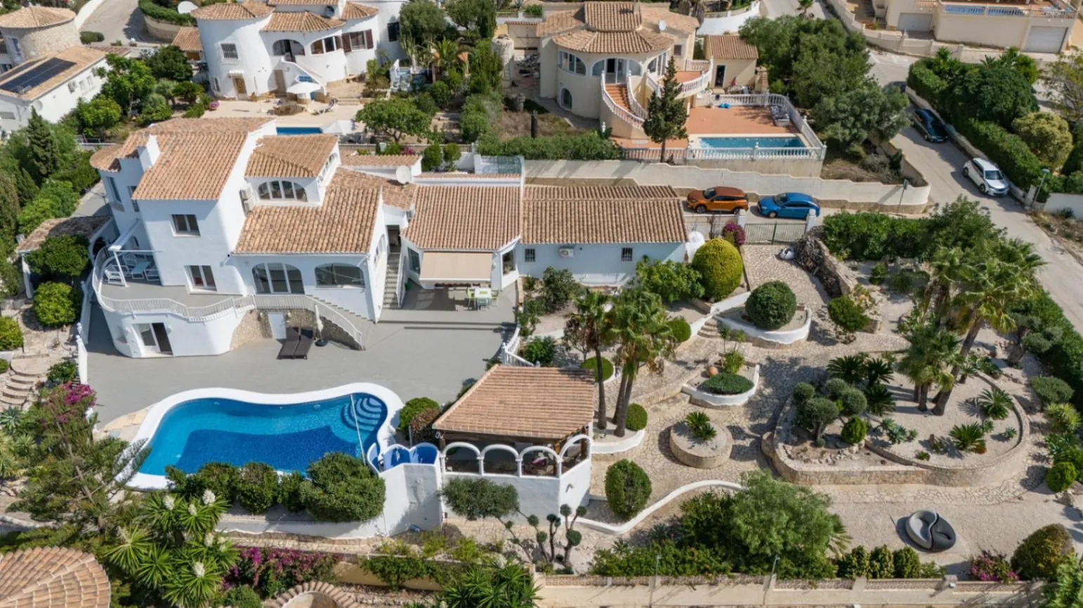 Cumbre del Sol villa renovada con vistas al mar