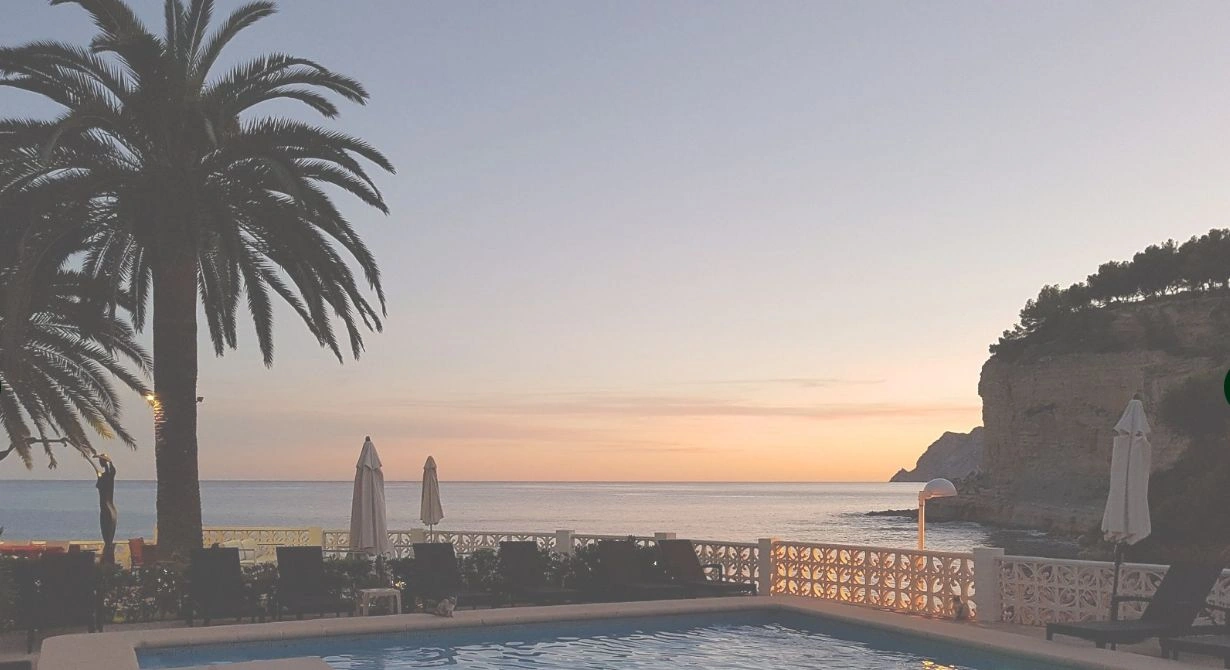 Villa for sale walk to Cala Advocat in Benissa Coast