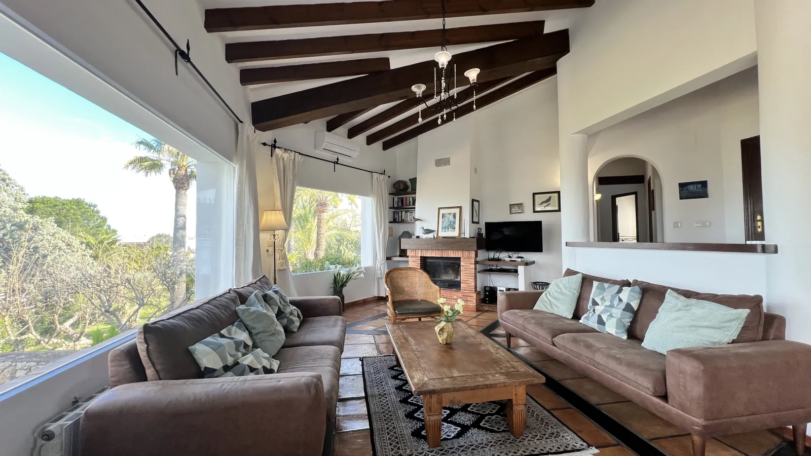 Villa exclusive de style finca avec vue panoramique à couper le souffle, piscine et jardin luxuriant sur le Monte Pego