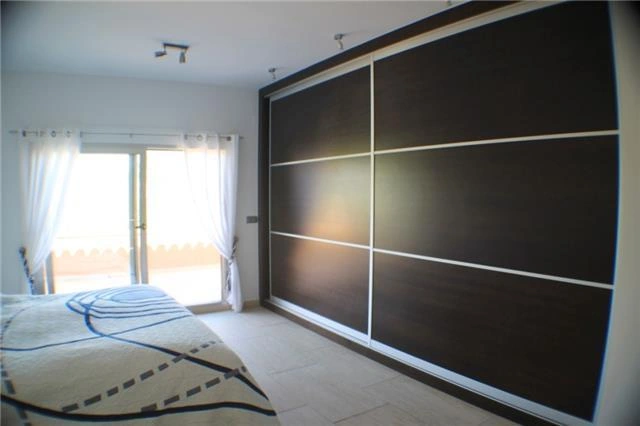 Chalet de lujo como nuevo, mejores calidades, piscina con cascada, apartamento para huéspedes. calefacción por suelo radiante, vistas al mar, garaje y mucho mas