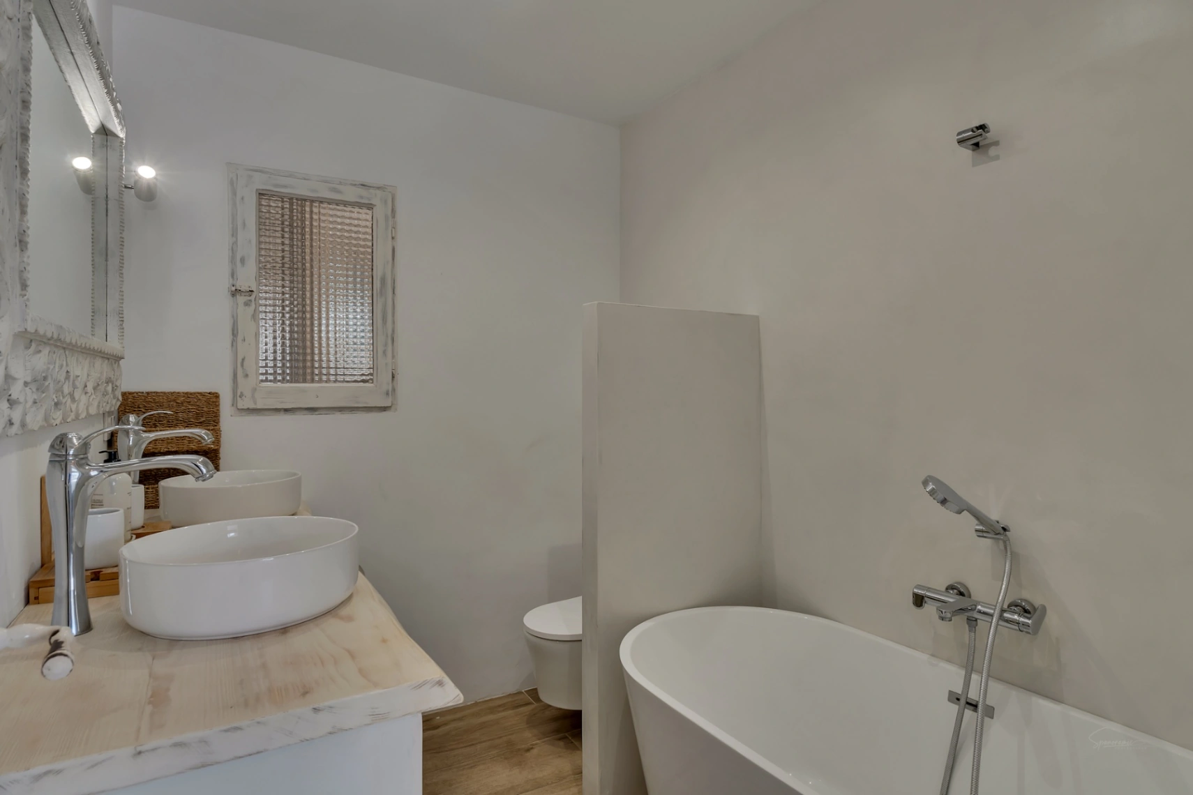 Hermosa, espaciosa villa con vistas al mar en venta en Benimeit, Moraira