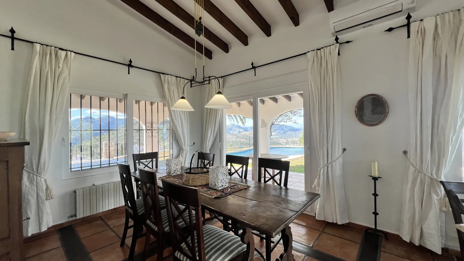Villa exclusive de style finca avec vue panoramique à couper le souffle, piscine et jardin luxuriant sur le Monte Pego