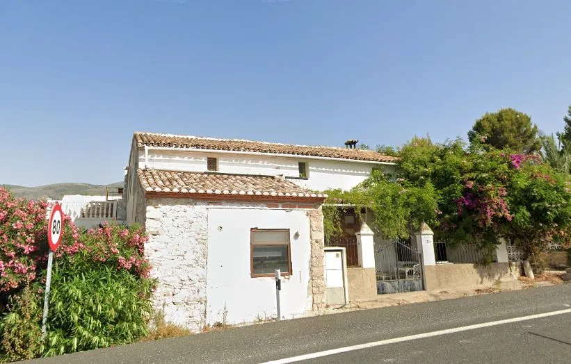 Para reformar: finca en venta en Benissa