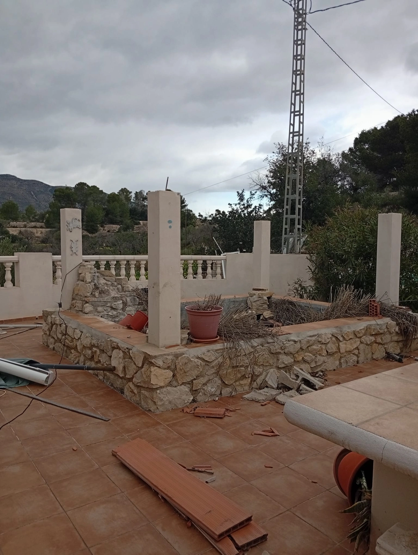 Para reformar: finca en venta en Benissa