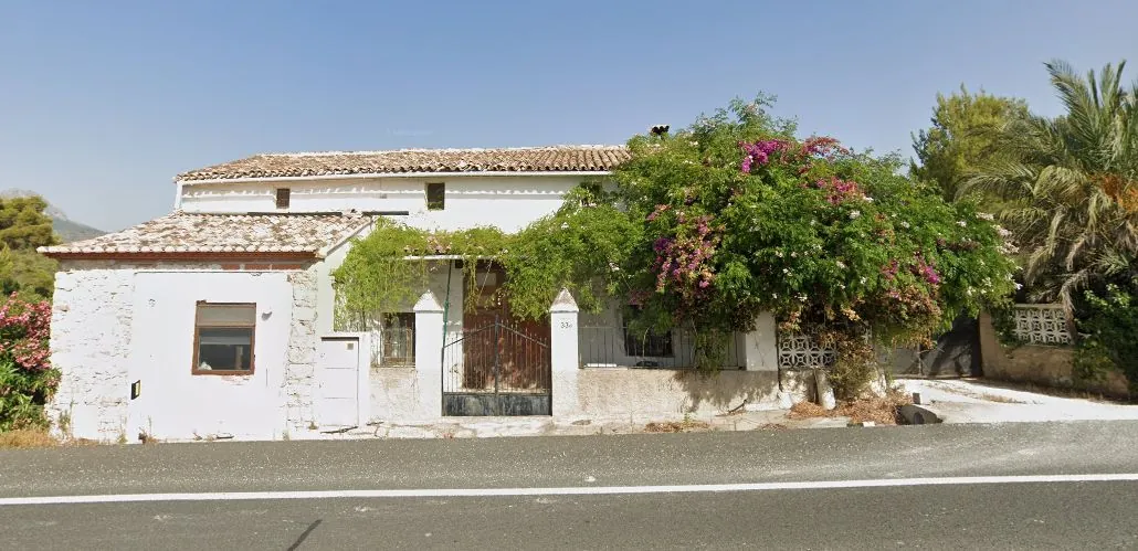 Para reformar: finca en venta en Benissa