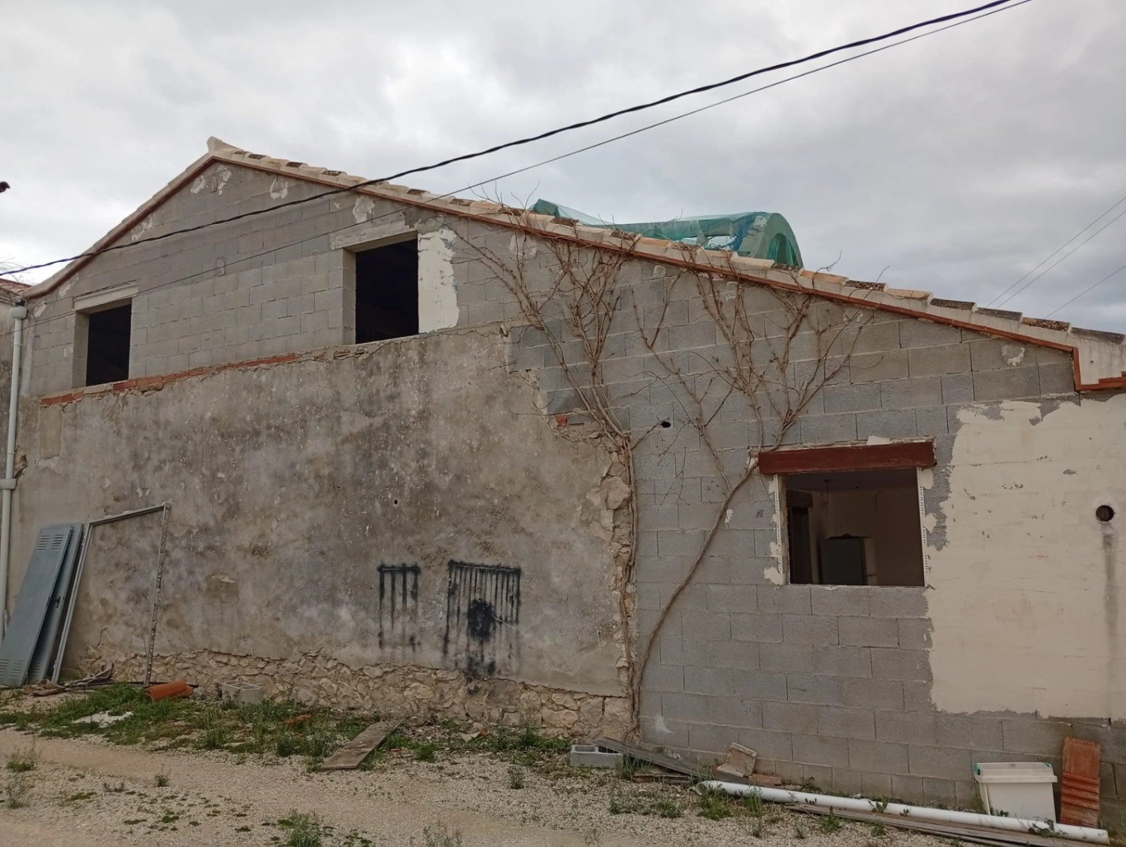 Para reformar: finca en venta en Benissa