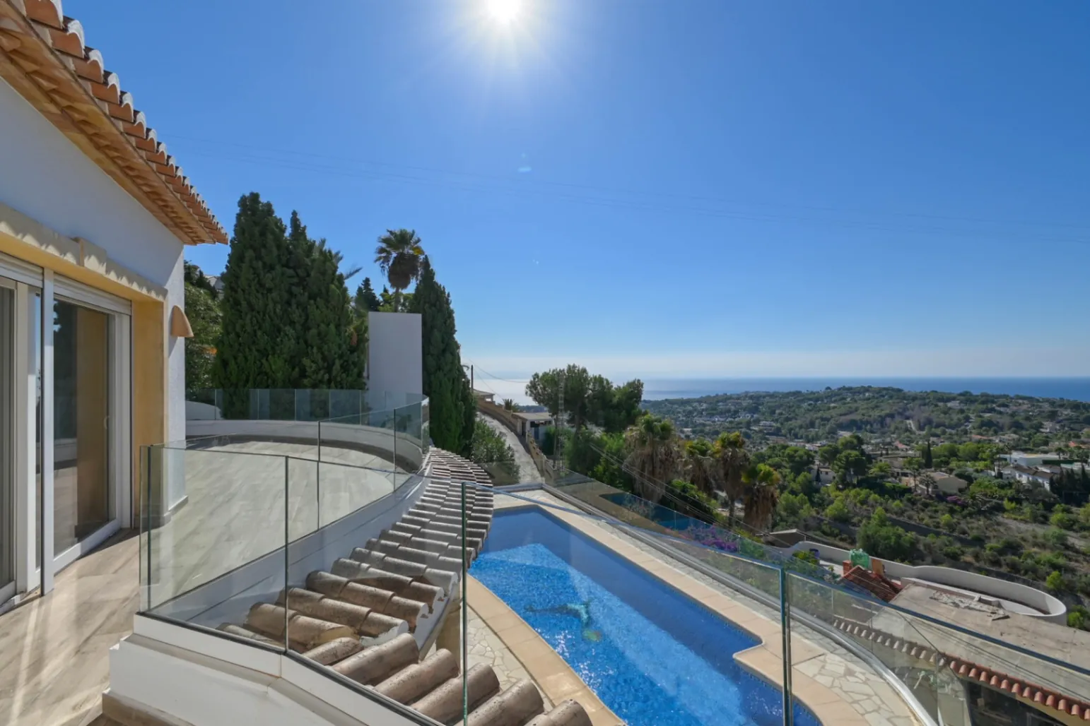 . DOS VILLAS +  APARTAMENTO DE INVITADOS . MORAIRA. VISTAS AL MAR