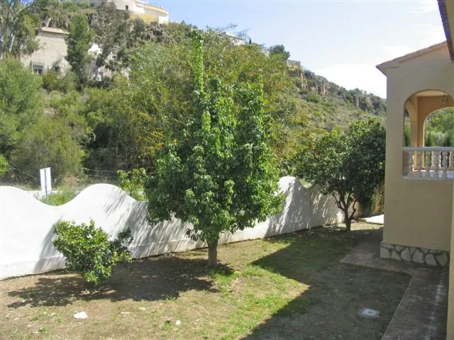 VILLA IN CALPE MIT FREIEM BLICK