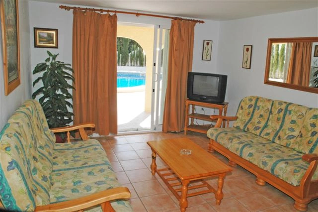 VILLA IN CALPE MIT FREIEM BLICK