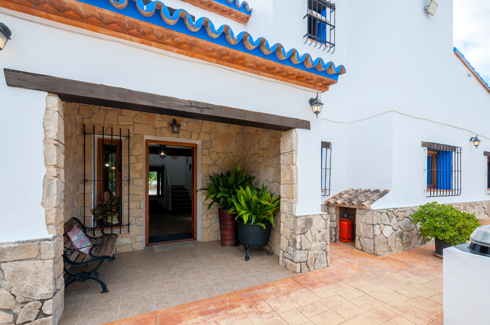 Benissa Finca for Sale on Large Plot with Pool and Guest House