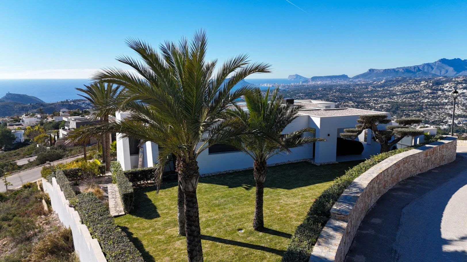 Cumbre del Sol villa de lujo moderna con vistas panorámicas