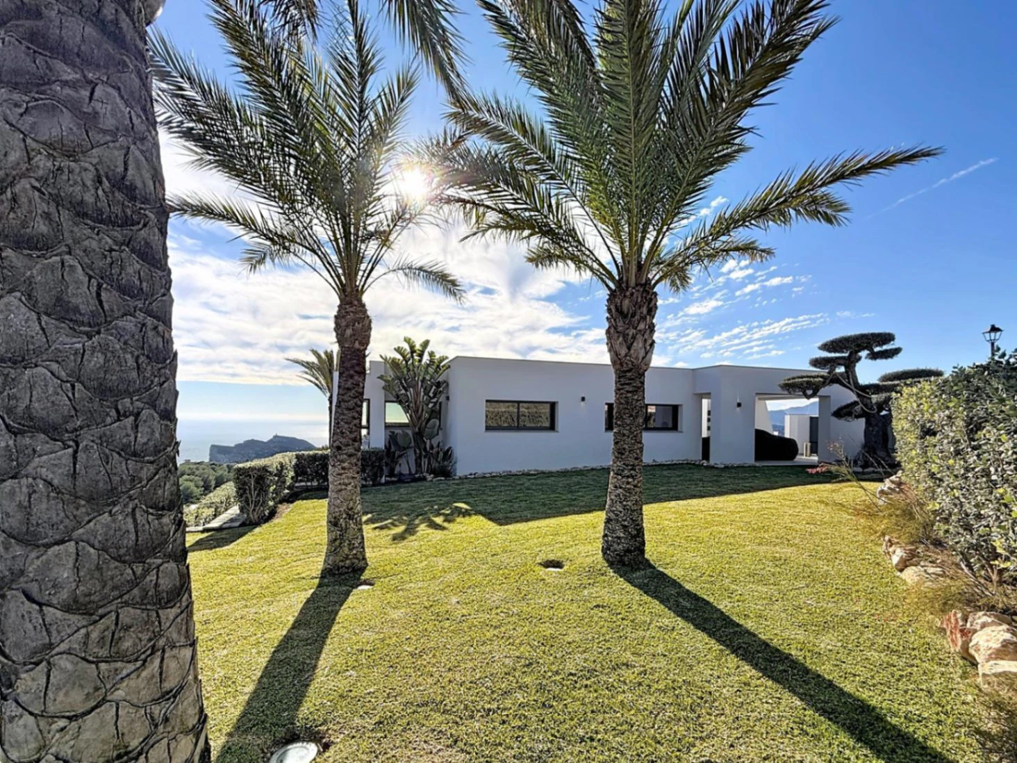 Cumbre del Sol villa de lujo moderna con vistas panorámicas