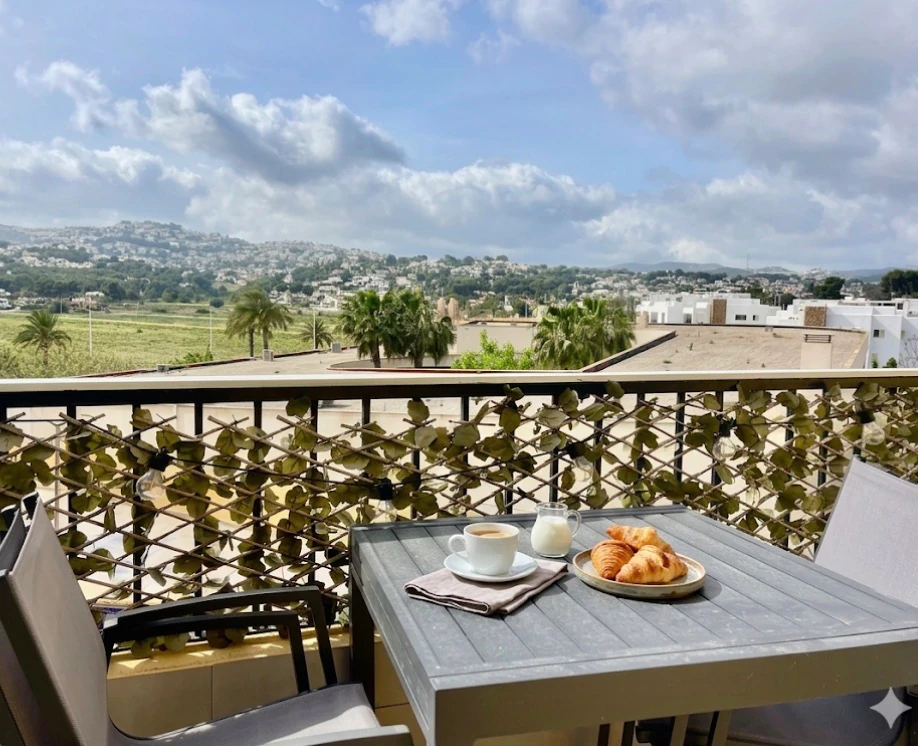 APARTAMENTO EN MORAIRA CON BALCON DE 14m2