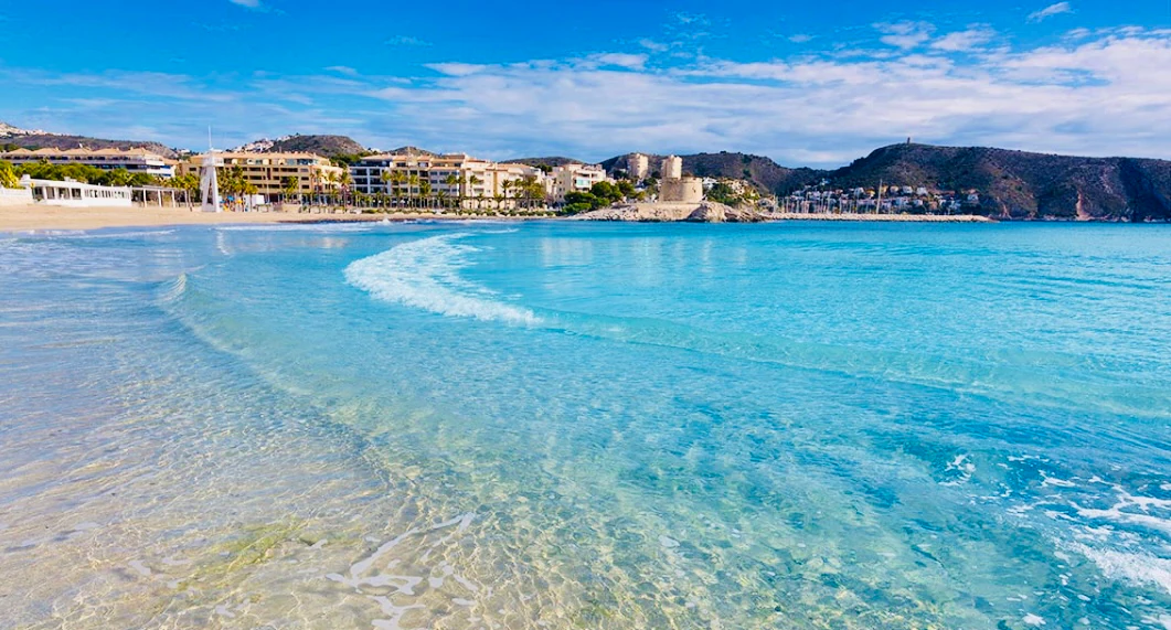 APARTAMENTO EN MORAIRA CON BALCON DE 14m2