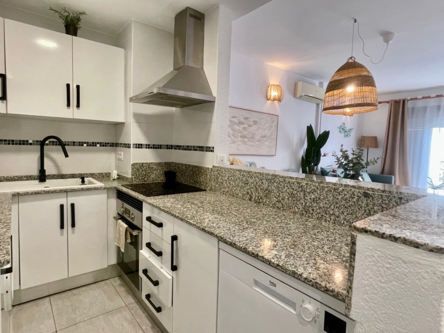 APARTAMENTO EN MORAIRA CON BALCON DE 14m2